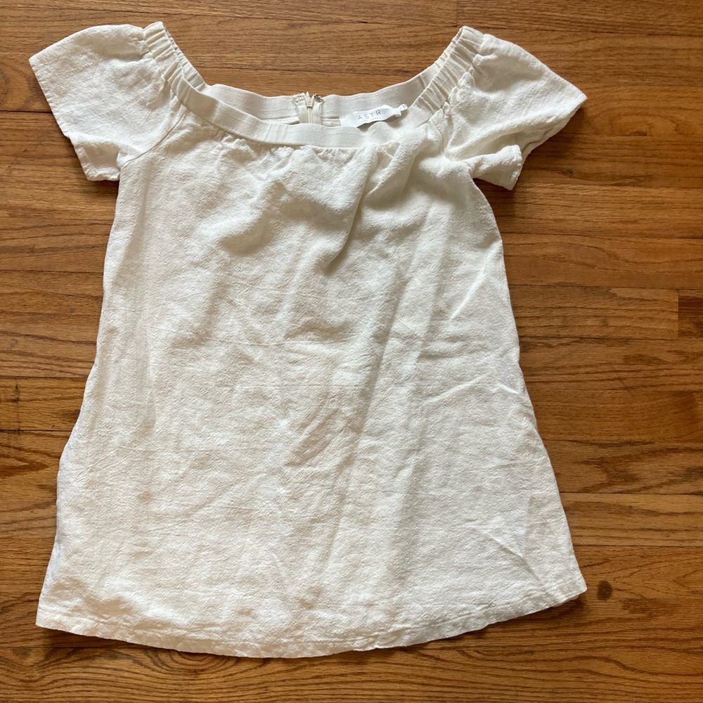 ASTR the label size small linen/cotton top